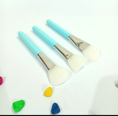 ✨ Makeup Brush Set (3 Pcs) – Smooth Blending & Flawless Finish ✨