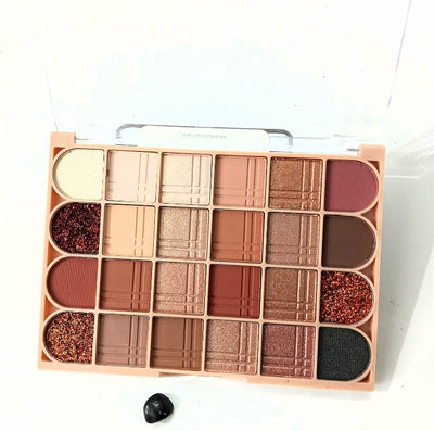 ✨ Eyeshadow Palette – Bold Colors & Endless Looks ✨