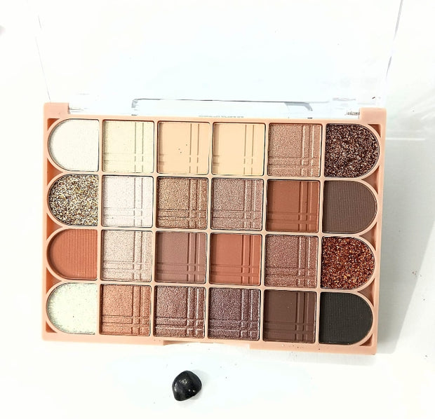 ✨ Eyeshadow Palette – Bold Colors & Endless Looks ✨