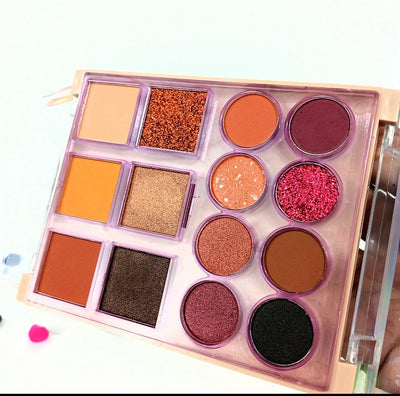 ✨ Eyeshadow Palette – Highly Pigmented & Long-Lasting ✨