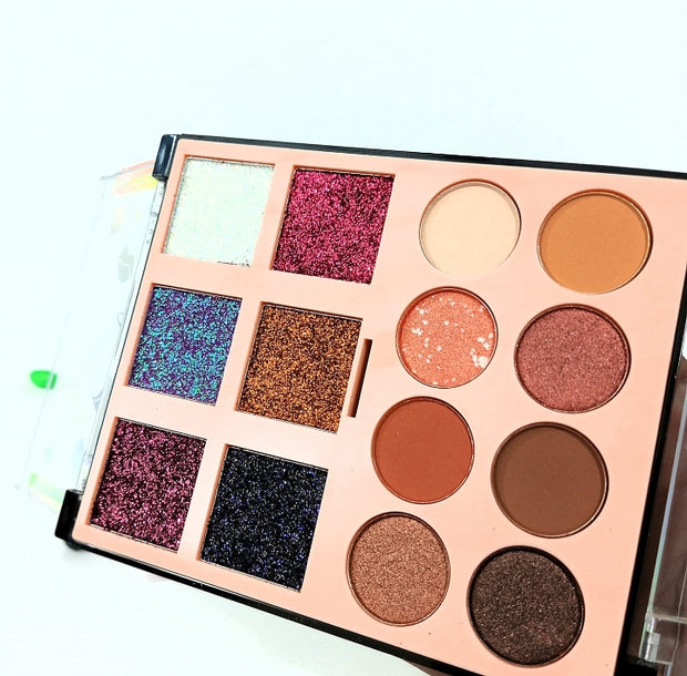 ✨ Eyeshadow Palette – Highly Pigmented & Long-Lasting ✨