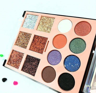 ✨ Eyeshadow Palette – Highly Pigmented & Long-Lasting ✨